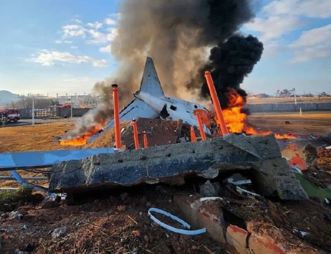 В Южной Корее во время посадки разбился самолет со 175 пассажирами ...