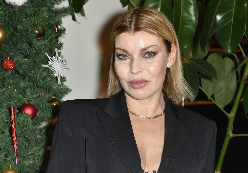 Ладу Дэнс перевезли на лечение в частную клинику