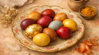 Не только луковая шелуха: как красиво покрасить яйца на Пасху 2026