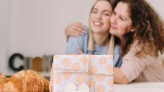 40+ идей, что подарить маме на День матери в 2025 году
