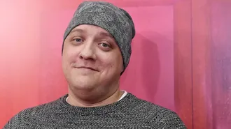 Звезда «Полицейского с Рублевки» Роман Попов умер от рака мозга