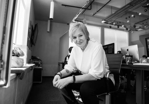 «Главная астрологическая новость года – ингрессия (вхождение) Урана в знак Близнецов. Это начало семилетнего цикла, который полностью перекроит самовосприятие людей, но больше других самих Близнецов. Они захотят сменить имидж, профессию или даже страну проживания», — 