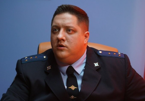 У меня есть несколько друзей, которые работают в силовых структурах, в том числе следователи и опера, работающие «на земле». Я советовался с ними при создании образа Мухича-полицейского, — 