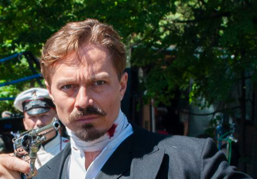 «Антагонист не всегда злодей, но в данном случае так получилось. И это был для меня захватывающий и очень любопытный актерский опыт. Погружаться на дно человеческой души. Злодея такого уровня я еще никогда не играл. Мой персонаж, Алексей идеологический злодей и злодей он для основных персонажей, но не для системы в которой он существует, системы, на тот момент времени зарождающегося хаоса. было не просто его играть, каждый раз задаваясь вопросом, как можно так легко действовать так жестко и жестоко. Черпал вдохновение от персонажей Достоевского. Свидригайлов, Иван Карамазов, Ставрогин, Верховенский», —