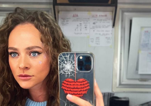 «Друзья! Дабы избежать лишних разговоров и неправильных выводов, мы с Агушей хотим напрямую поделиться важной и сокровенной для нас новостью. К сожалению, после полутора лет совместной жизни мы приняли решение расстаться», — 