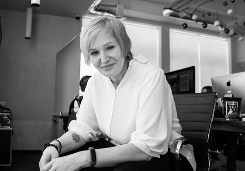 «В декабре 2025 года мы наблюдаем интересную астрологическую картину. В отличие от прошлого года, фазы сместились почти на две недели. Это дает нам мощное Полнолуние в начале месяца, что накладывает отпечаток на график полива домашних растений – они будут требовать меньше влаги, но больше света», —