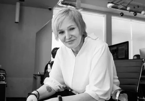 «Не пытайтесь в феврале пробить стену лбом. Энергия Водолея любит тех, кто умеет изобретать и импровизировать. Если дверь закрыта – ищите окно, а если закрыто и оно – значит, вам просто нужно оказаться в другом доме», — 