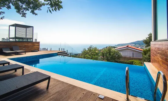 Фото: crimea-vip-rent.ru
