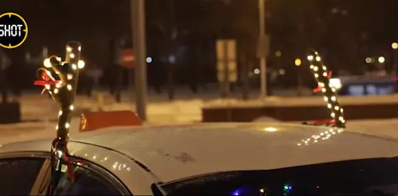 Рога на крыше машины. Фото: @shot_shot