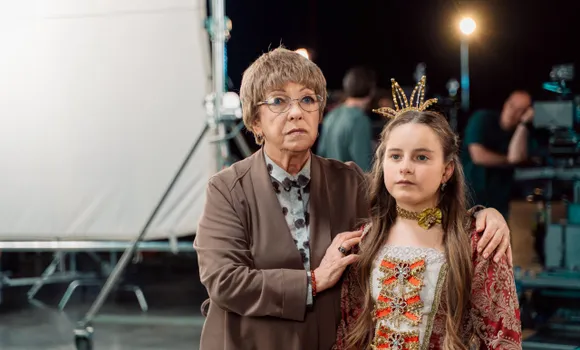 Ольга Волкова и Полина Айнутдинова на съемках 6 сезона сериала «Папины дочки. Новые». Фото: СТС 