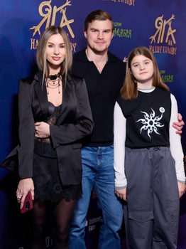 Актер Владимир Любимцев с семьей