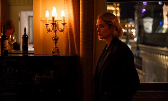 Юлия Снигирь в сериале «Золотое дно-2». Фото: онлайн-кинотеатр Иви