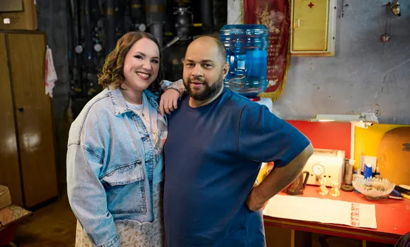 Ксения Корнева и Роман Постовалов сыграли влюбленных в сериале «Мама будет против». Фото: СТС