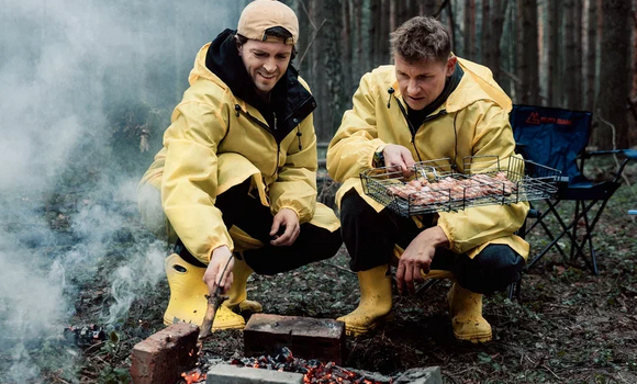 Арсений Попов и Александр Белькович на уик-энде в Мытищах. ФОТО: СТС