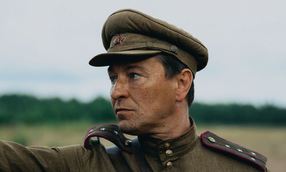 Сергей Безруков в фильме «Август». Фото: кадр из фильма