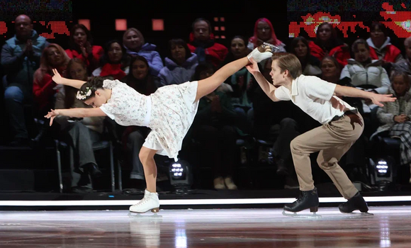 Анна Щербакова и Константин Раскатов во время выступления. ФОТО: Юрий Феклистов