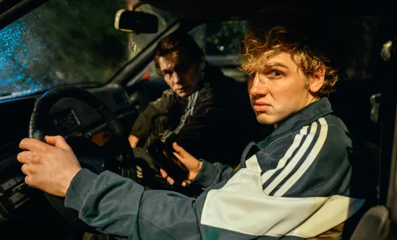 Валентин Анциферов и Слава Копейкин на съемках 2 сезона сериала «Дети перемен». Фото: онлайн-кинотеатр Wink