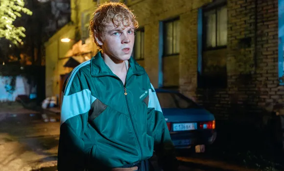 Валентин Анциферов на съемках 2 сезона сериала «Дети перемен». Фото: онлайн-кинотеатр Wink