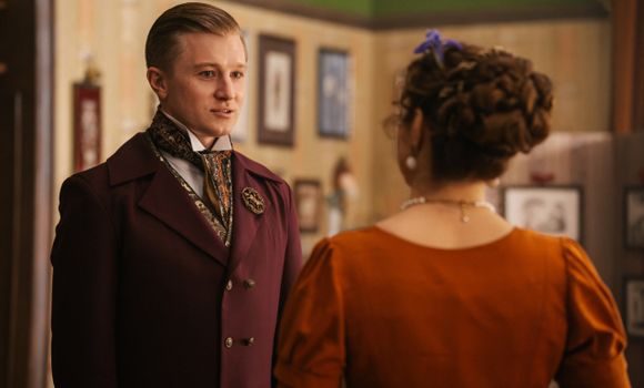 Вячеслав Чепурченко в сериале «История его служанки». Фото: онлайн-кинотеатр Иви