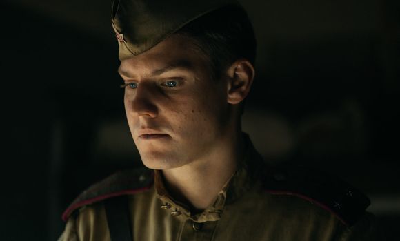 Павел Табаков в фильме «Август». Фото: кадр из фильма