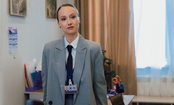 Надежда Жарычева в сериале «Олдскул». Фото: онлайн-кинотеатр PREMIER