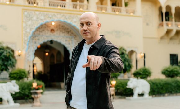 Сергей Бурунов стал ведущим шоу «Тайный миллионер». Фото: СТС