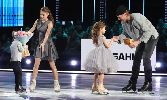 Алена Косторная и Никита Ушнев во время выступления. ФОТО: Юрий Феклистов