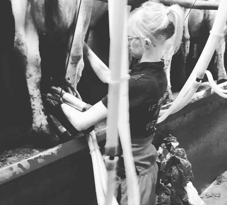 Линдси с 16 лет начала помогать родителям на ферме. Фото: Инстаграм (запрещен в России) / @lyndsey_ashton22