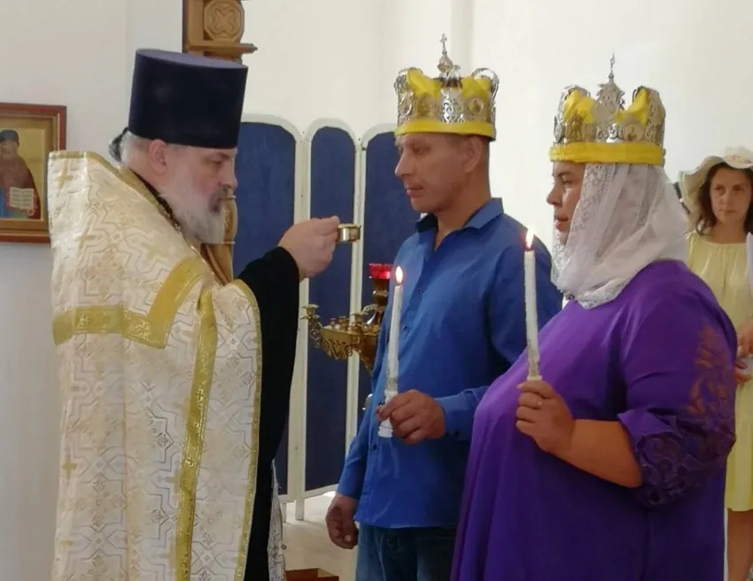 С третьим супругом Ксения обвенчалась в церкви. Фото: личный архив Ксении Поздняковой