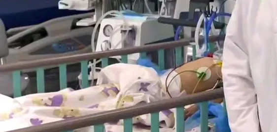 В Москве мужчина разбил голову 2-летнему ребенку в аэропорту, ударив его об пол. Фото: @breakingmash