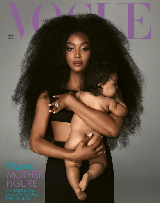 Мартовская обложка Vogue с Наоми в 2022 году вышла с маленькой дочуркой