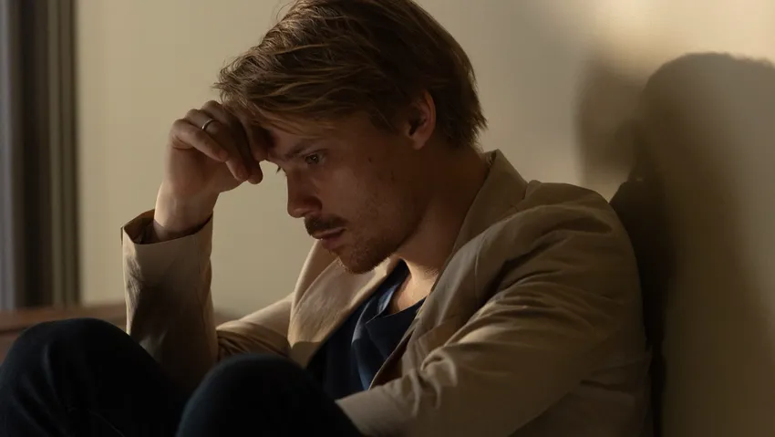 Роман Евдокимов в сериале «На льду». Фото: кадр из фильма