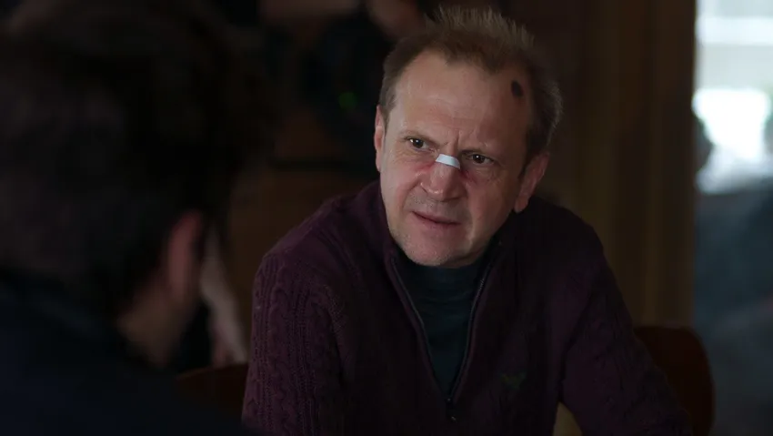 Главную роль в картине исполнил Тимофей Трибунцев. Кадр из сериала «Подслушано в Рыбинске», 2025, реж. Петр Тодоровский