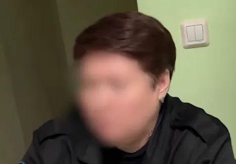 В Уфе охранница больницы обматерила москвича, приехавшего навестить мать в ее ДР. Фото: t.me/mash_batash
