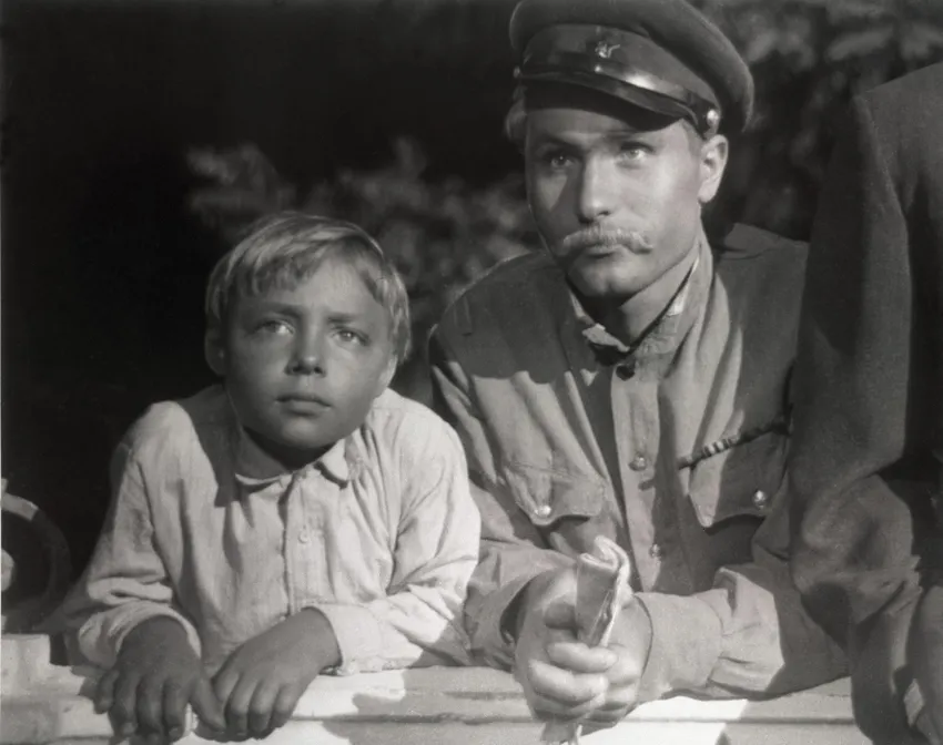 Шукшин в роли Федора-большого. Кадр из фильма "Два Федора", 1958, реж. Марлен Хуциев. Фото: legion-media.ru