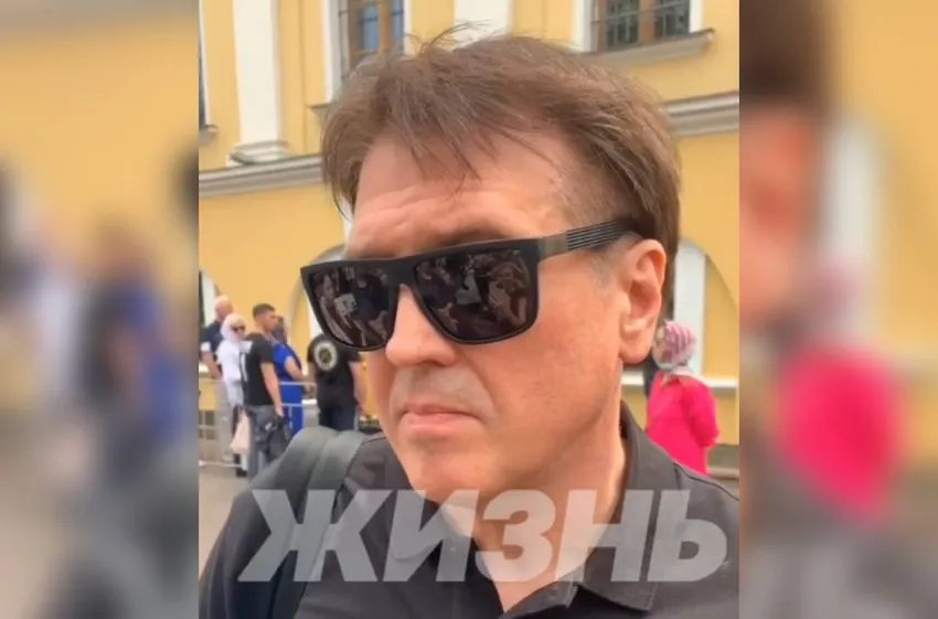 Денис Матросов приехал проститься с Заворотнюк. Фото: "Жизнь"