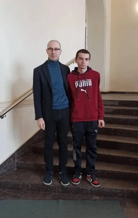 Павел с преподавателем СПбГУ имени академика Павлова Соколовым. Фото: личный архив Павла Давранова