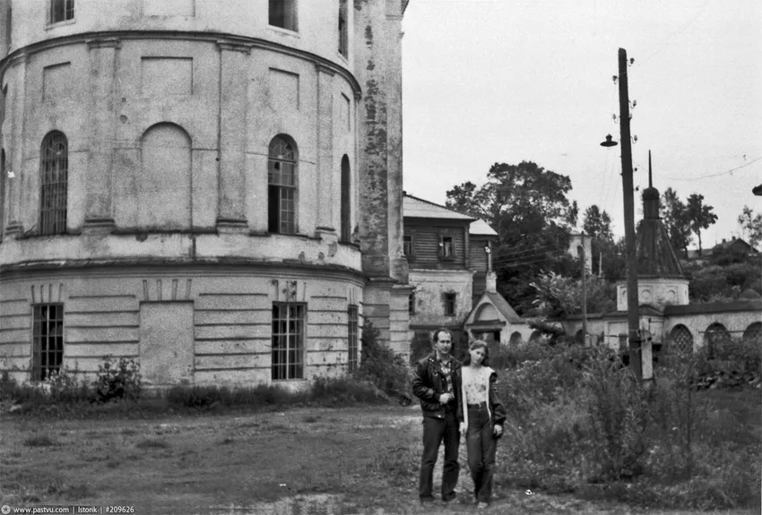 Родители актера познакомились в деревне. Фото: личный архив Дмитрия Радонова