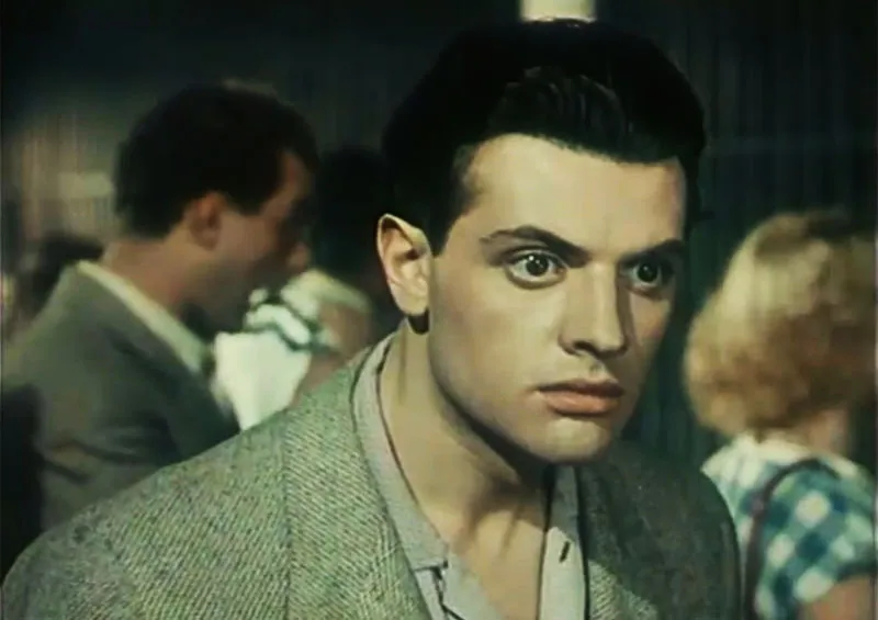Александру Ширвиндту 22 года. Кадр из фильма "Она вас любит", 1956, реж. Семен Деревянский, Рафаил Суслович