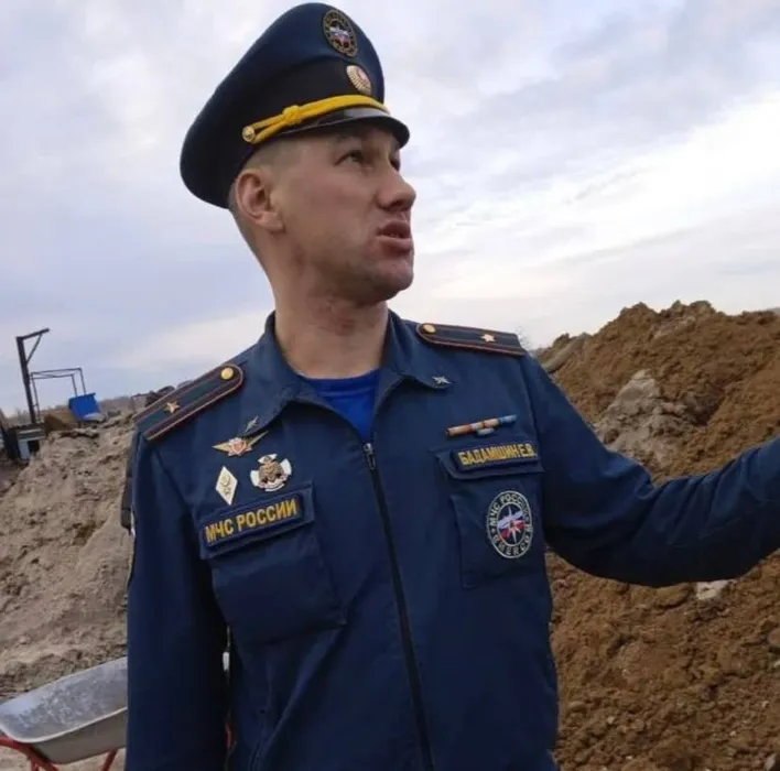 Местные считают, что пожертвовать одним строением для спасения всего села - идея вполне здравая. Фото: t.me/url_mash