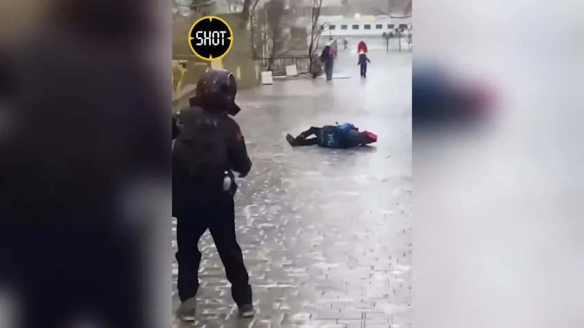 В Ростове 333 человека попали в травмпункт из-за гололеда. 71 из них - дети. Фото: t.me/shot_shot