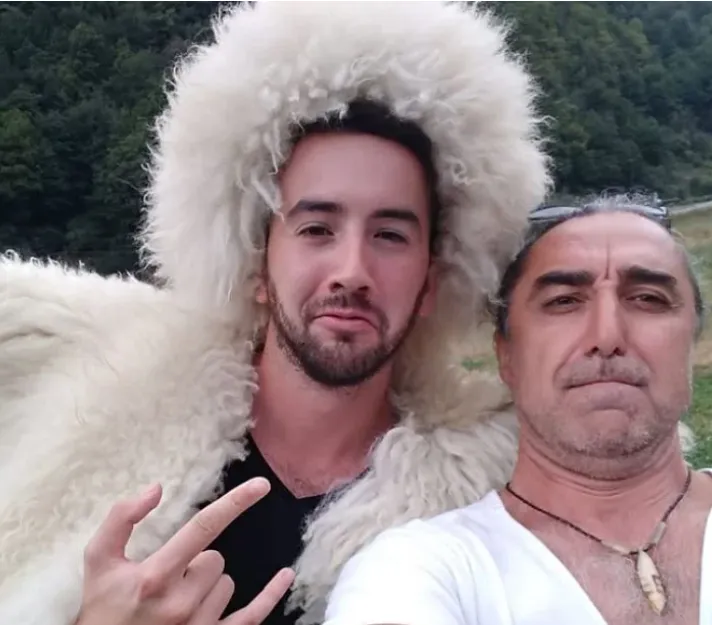 Эмиль вырос в традиционной кавказской семье. Фото: Инстаграм (Запрещён в России) / @emil_kadirov