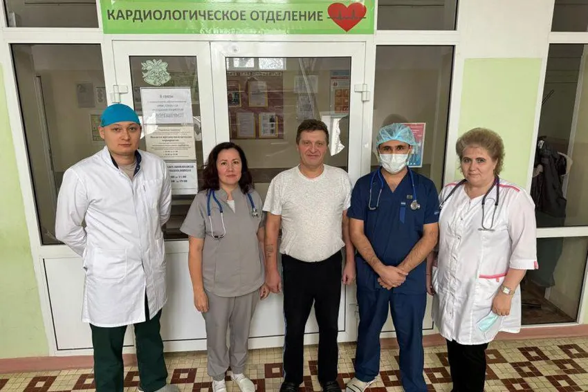 На Урале врачи семь раз за два дня вытаскивали с того света мужчину с инфарктом. Фото: t.me/url_mash