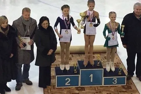 С АЛЕКСАНДРОМ ВОЛКОВЫМ (СЛЕВА). САША НА ПЕРВОМ МЕСТЕ. ФОТО: T.ME/AVTRUSOVAOFFICIAL