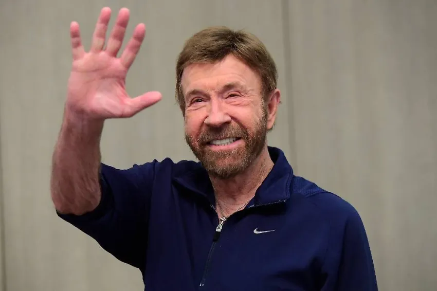 86-летний Чак Норрис попал в больницу после спарринга с партнером на Гавайях. Фото: соцсети
