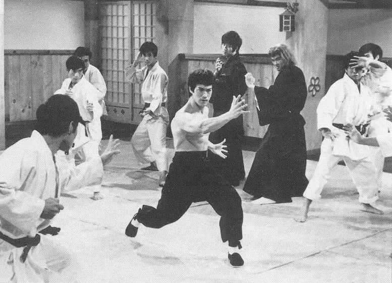 Кадр из фильма "Кулак Ярости", 1972, реж. Ло Вэй