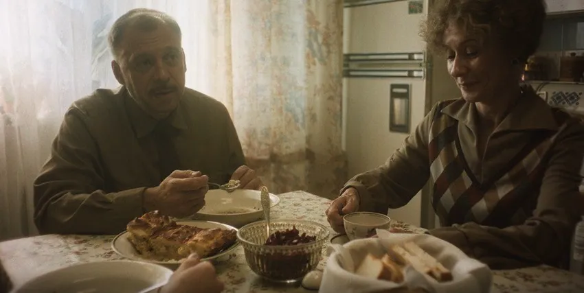 Атмосфера 80-х в каждом кадре. Кадр из сериала "Игры", 2024, реж. Евгений Стычкин
