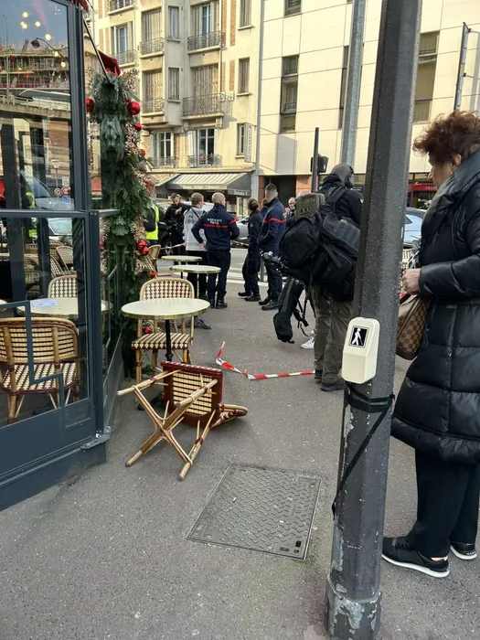 Обстановка рядом с захваченным рестораном. Фото: lefigaro.fr