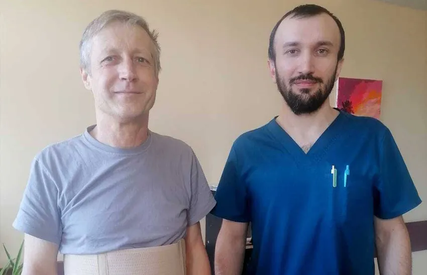 Мужчина получил разрыв почки после падения с дерева. Фото: vk.com/dolcgb