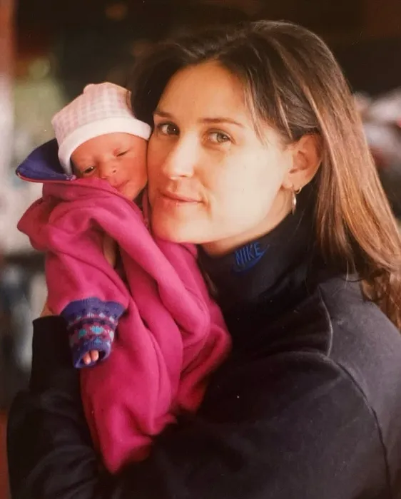 Деми Мур с одной из дочек. Фото: Инстаграм (запрещен в России) / @demimoore